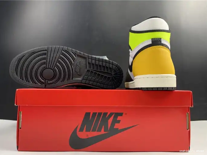 Rep JORDAN 1 OG AIR 555088-118 HIGH RETRO 'VOLT GOLD' 0506